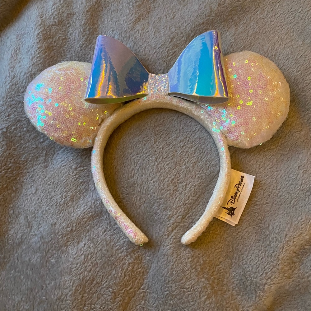 DISNEY PARKS MINNIE MOUSE EARS WHITE AND SILVER